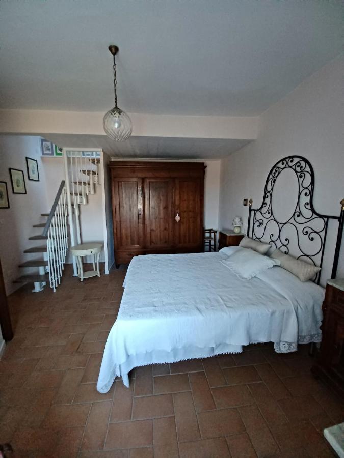 Casa Vacanze L'Acquerello Lari Zewnętrze zdjęcie