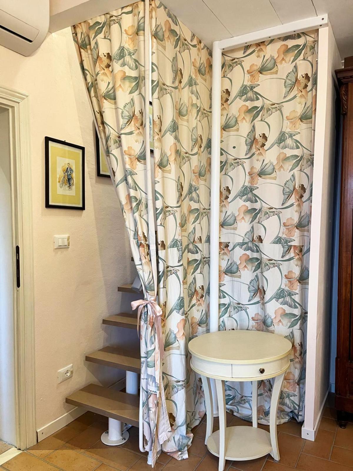 Casa Vacanze L'Acquerello Lari Zewnętrze zdjęcie